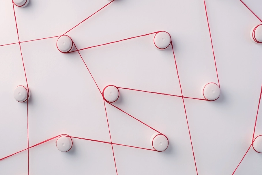 Sitemap Nedir başlığını temsil eden, bir web sitesinin haritasını ve XML kod yapısını gösteren görsel