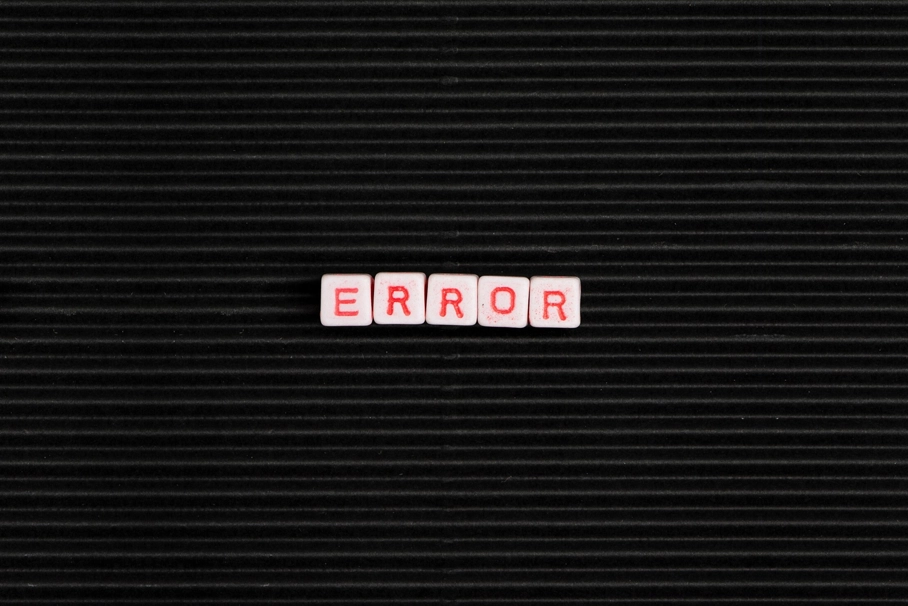 Low-code platform arayüzü ve sürükle bırak bileşenleri